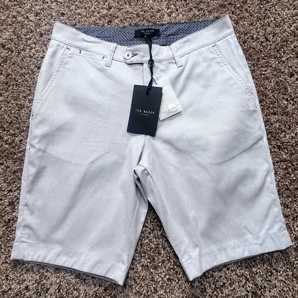 Ted Baker London men’s flat front shorts size 30R light gray natural color NWT